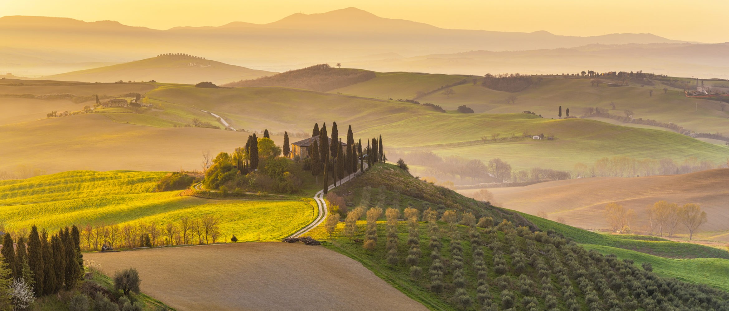 how to travel around tuscany on a budget